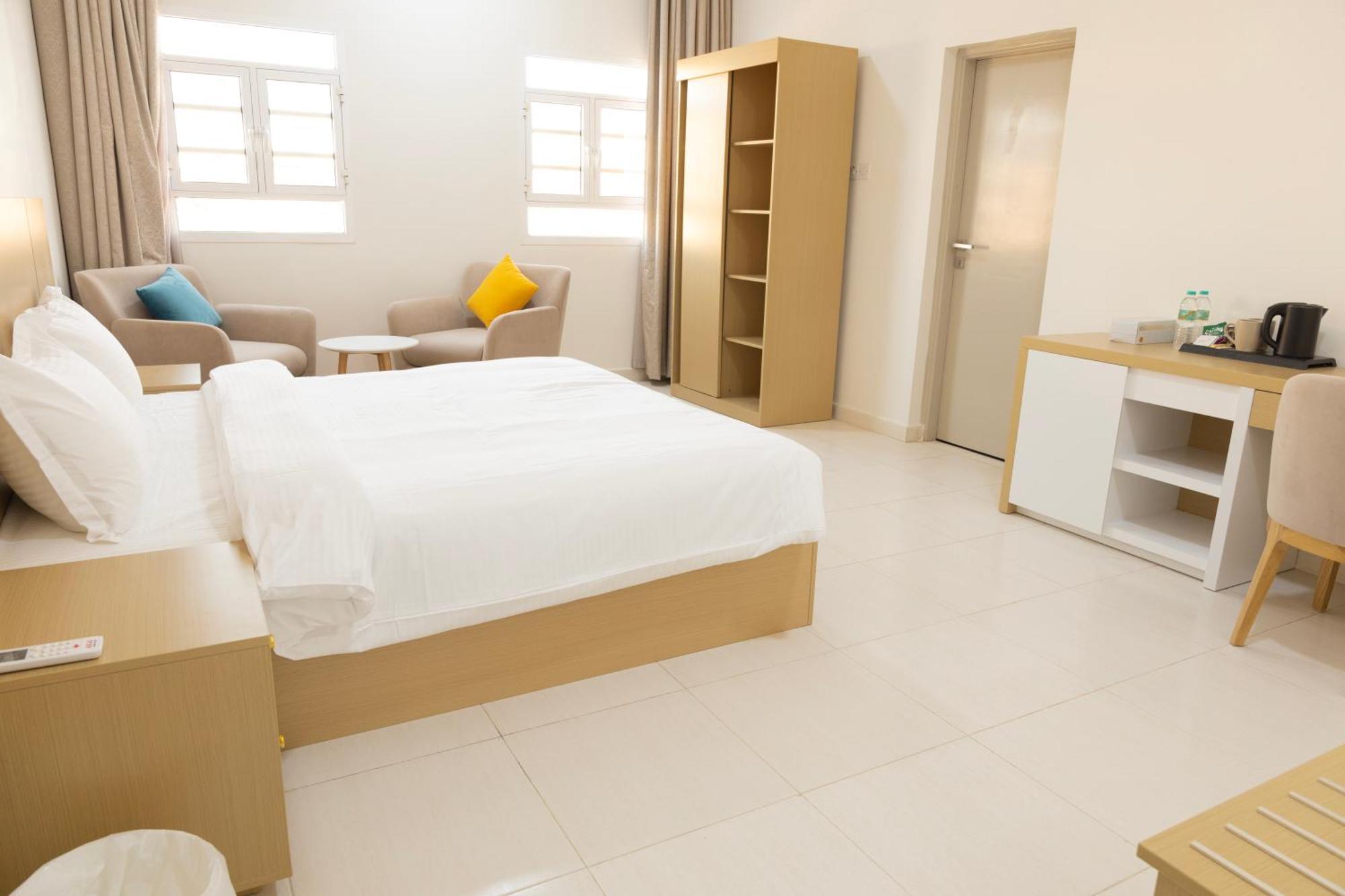 Riviera Suites , Hotel Apartement 수르 외부 사진