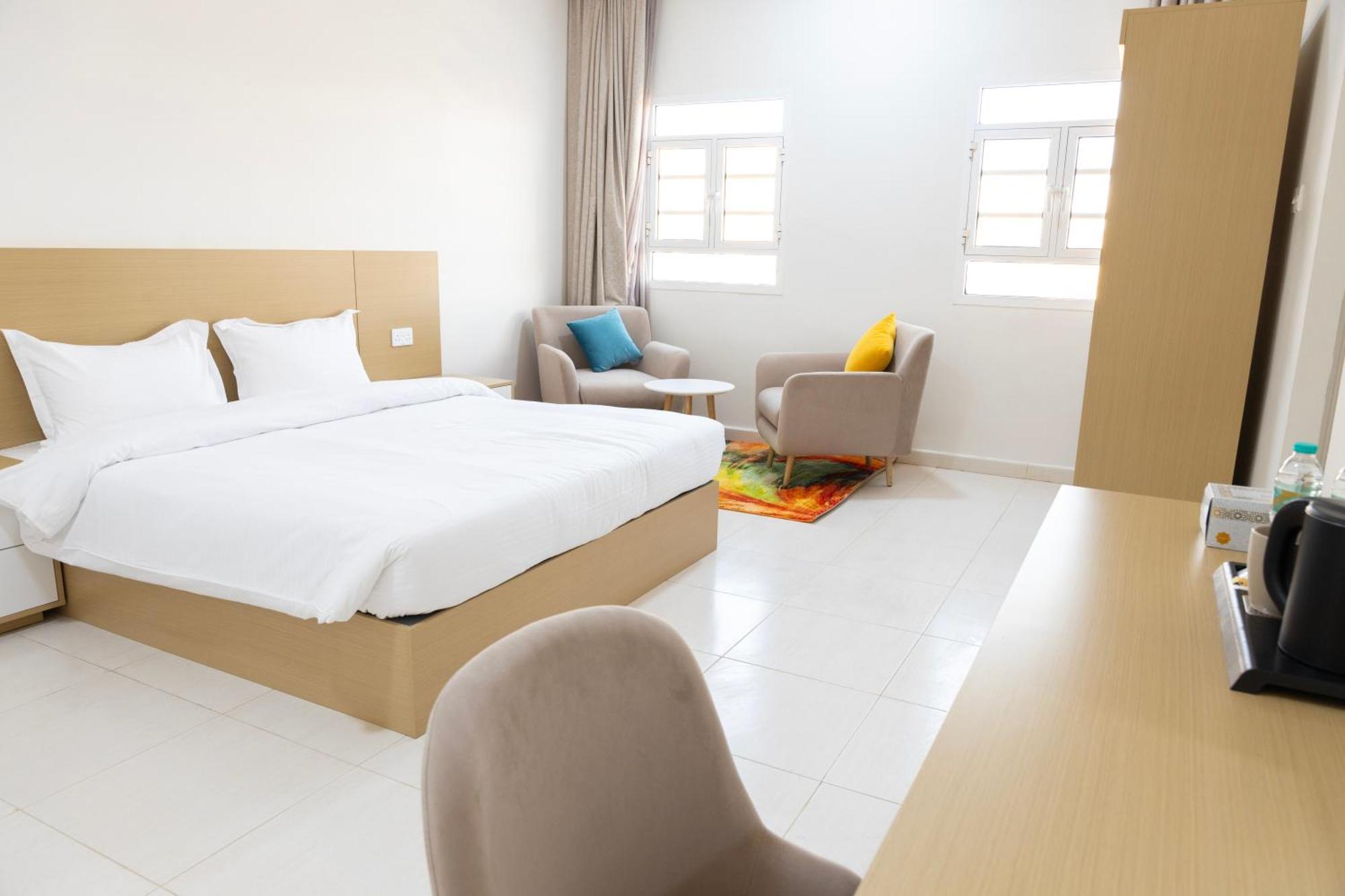 Riviera Suites , Hotel Apartement 수르 외부 사진